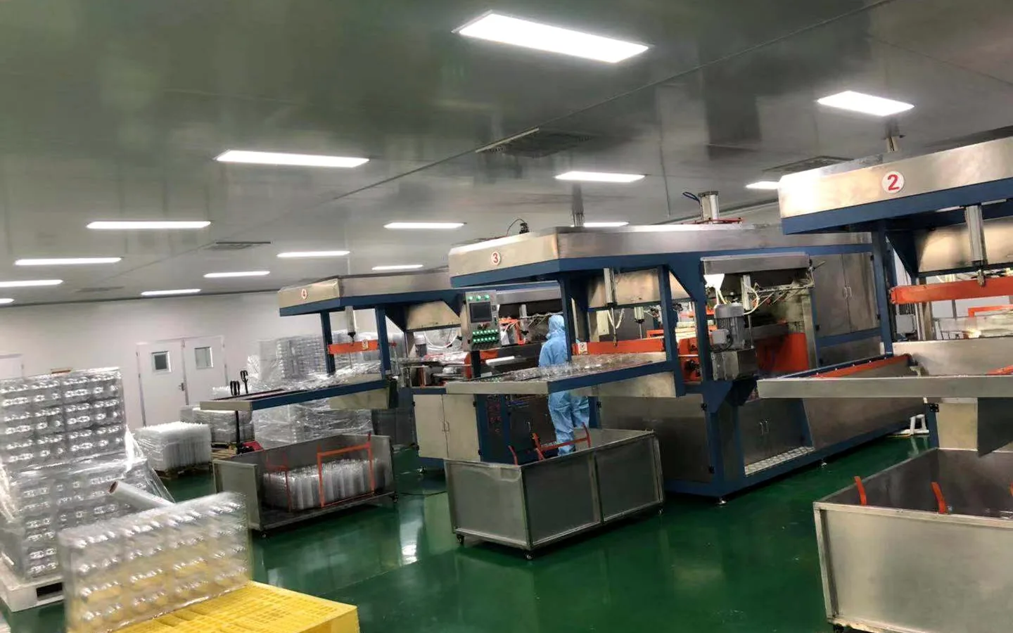 Yinling thermoforming workshop with multiple food packaging production machines